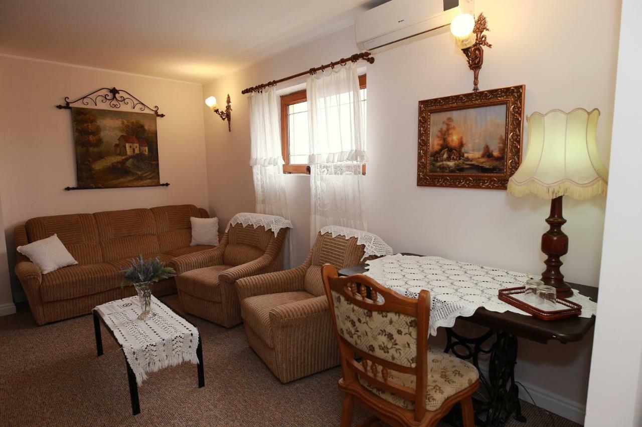 Hotel-Pensiunea Zefir Timişoara Extérieur photo