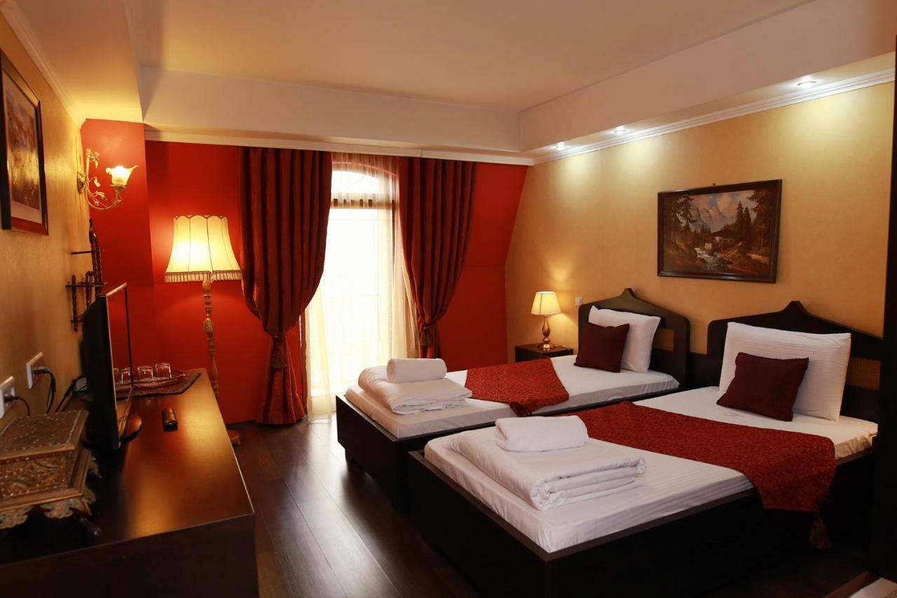 Hotel-Pensiunea Zefir Timişoara Extérieur photo