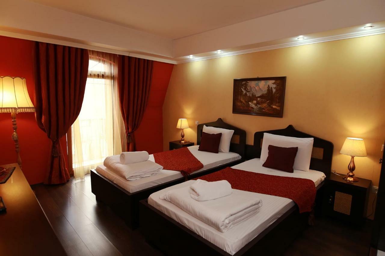 Hotel-Pensiunea Zefir Timişoara Extérieur photo