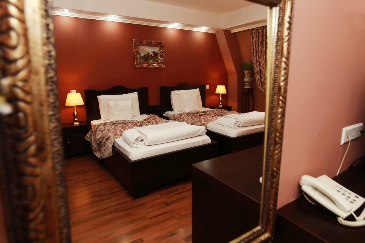 Hotel-Pensiunea Zefir Timişoara Extérieur photo