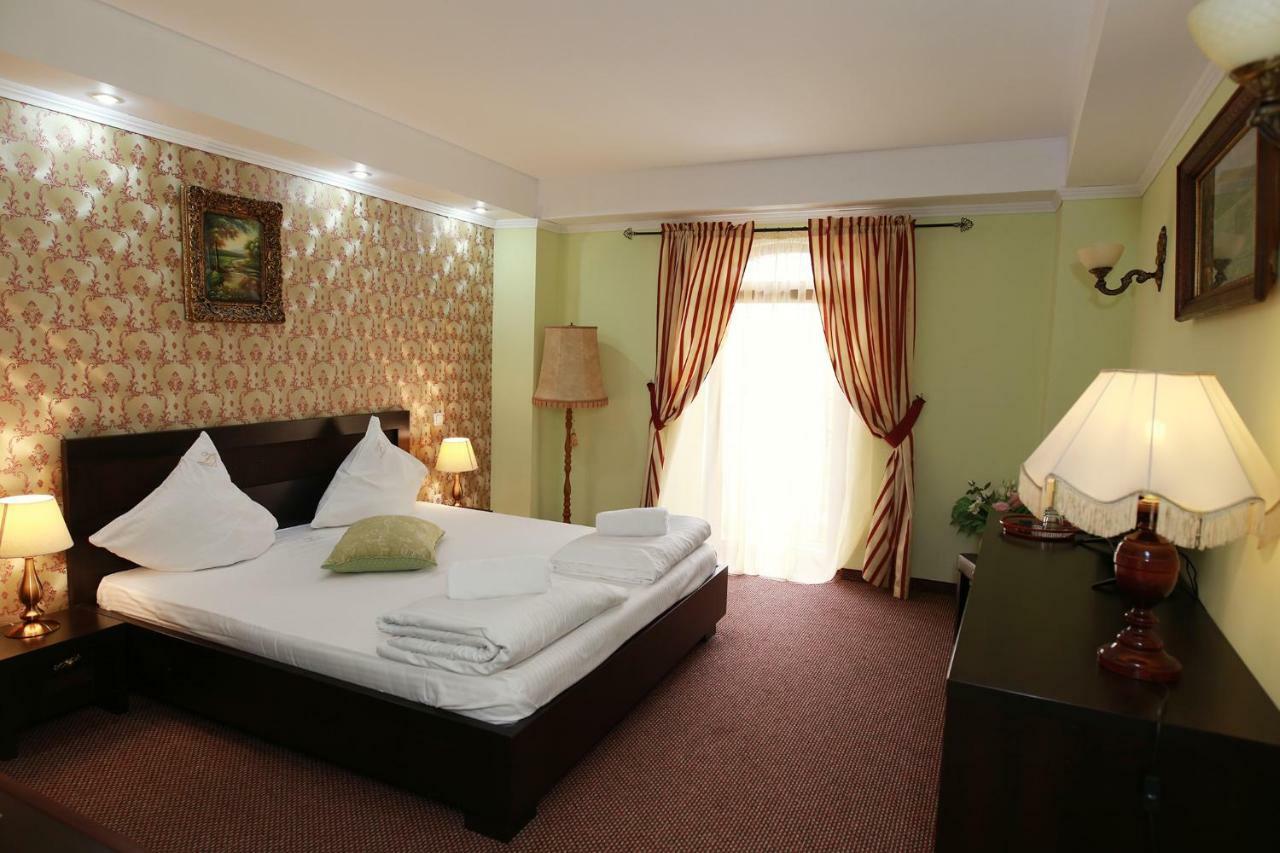 Hotel-Pensiunea Zefir Timişoara Extérieur photo